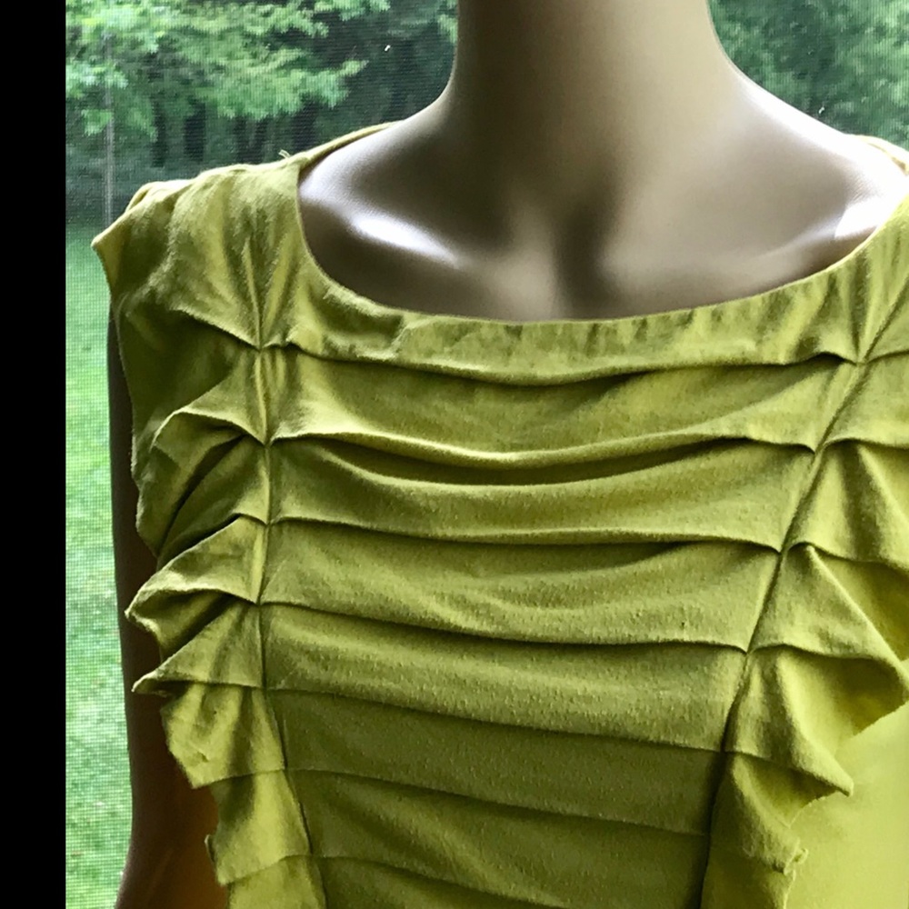 ▪️ANTHROPOLOGIE▪️DELETTA▪️Mustard Yellow Pleated Ruffle Cap Sleeve Top - Picture 3 of 8